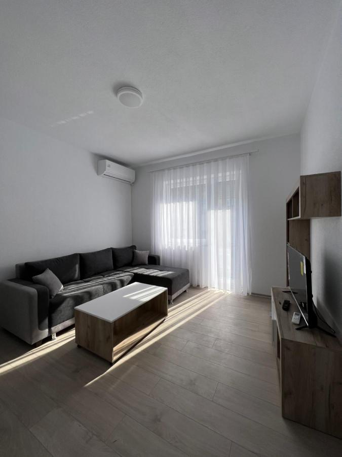 Apartment In Peja City Center Eksteriør bilde
